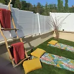 Campagne Et Jacuzzi ... C'est Cosy Le Bumble Bee ! Casa vacanze Panossas
